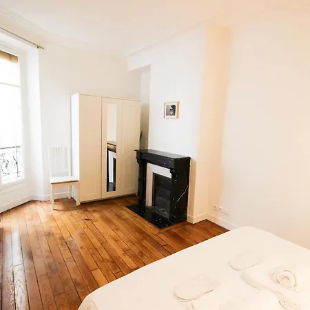 Luckey Homes -rue Constance 公寓 *